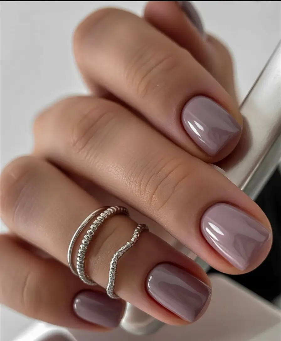 neutral Cool Mauve Gloss: Cozy Girl Season