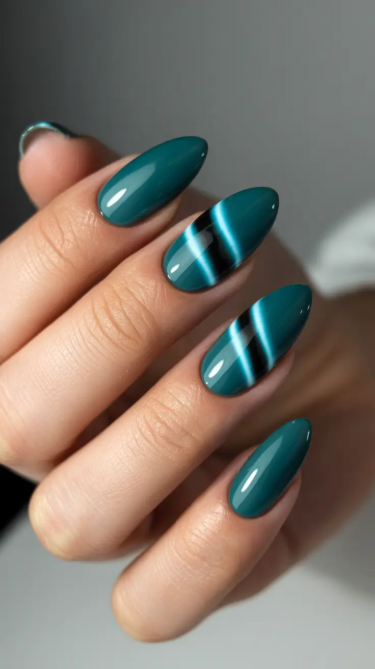 October nails color Teal Cat-Eye Shine