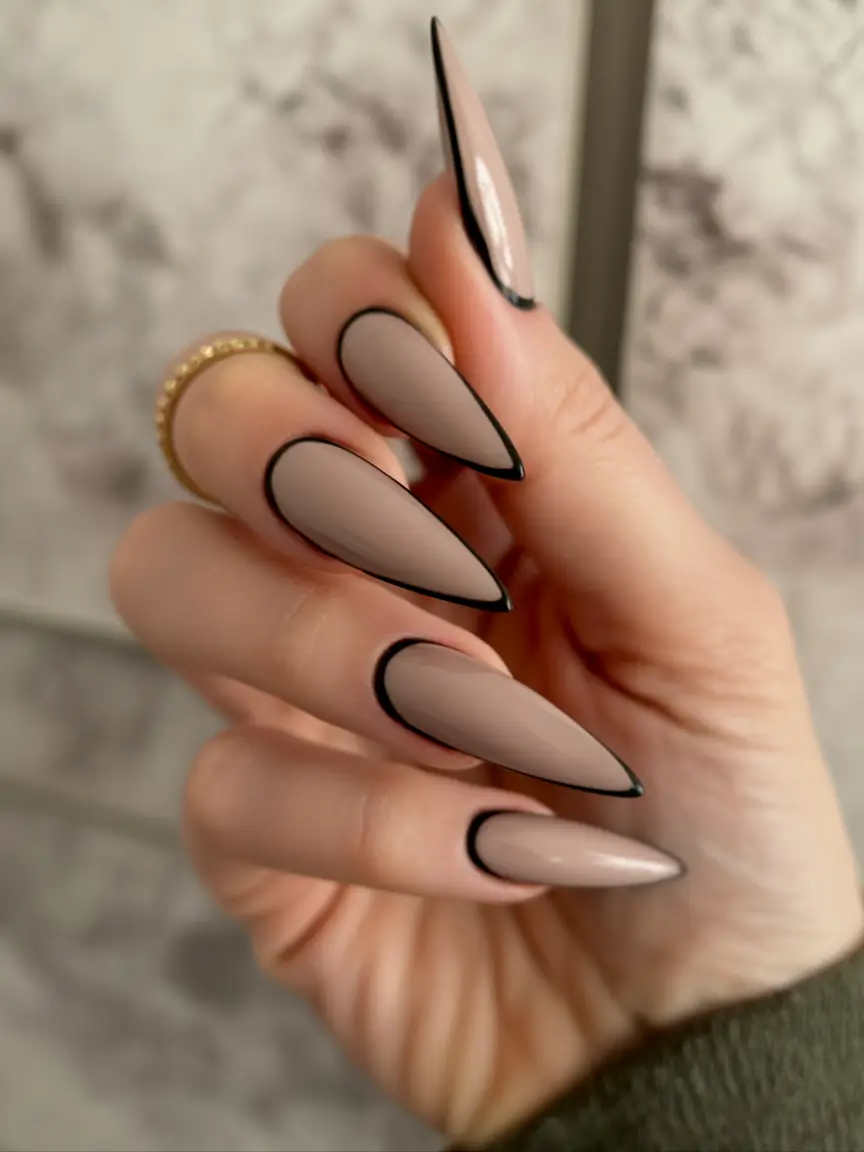 October nails color Nude Contour With Black Edges