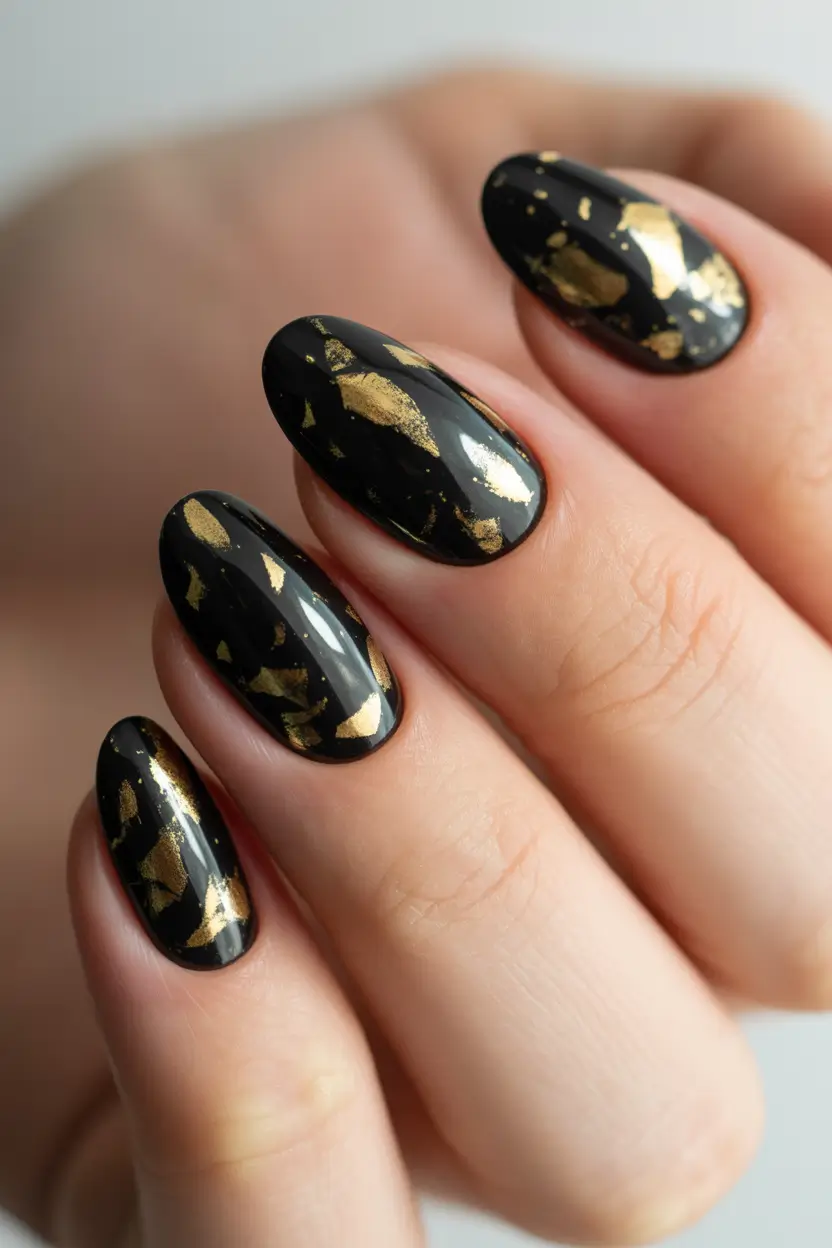 easy christmas nails Golden Midnight Glam