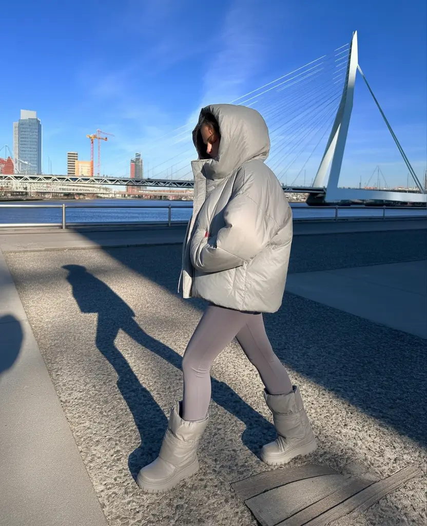 cute outfits City Frost Minimalism