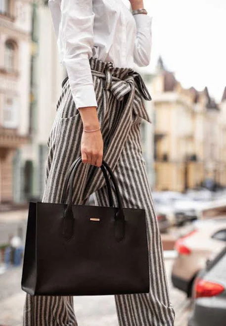 bag Black Saffiano Leather Tote Bag: Structured Minimalist Shopper Purse Etsy - Seller $162