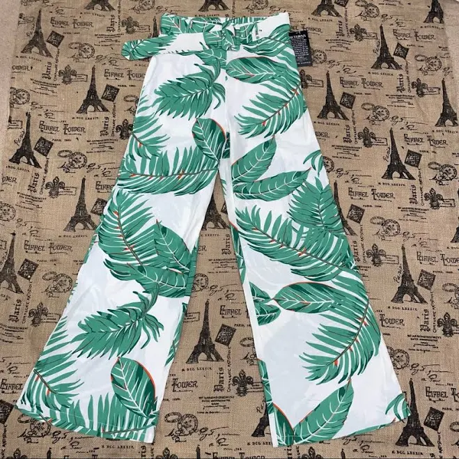 pants Fashion Nwt! White/Greentropical Print Elastic Back Rise Wide Leg Pant Size S | Color: Green/White | Size: S | Yulitza3007's Closet Poshmark $20