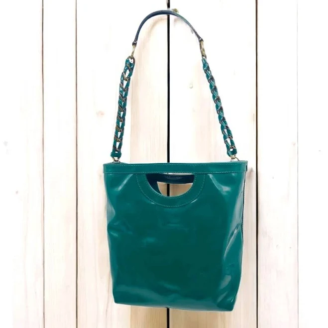 bag Gianni Bini Faux Patent Leather Purse with Chain Strap Poshmark $36