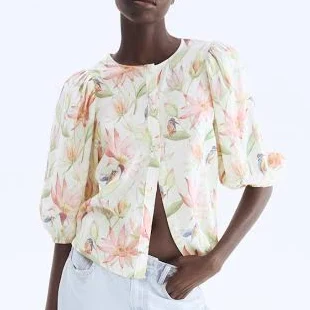 top H&M Ladies Linen-Blend Blouse H&M $24.99