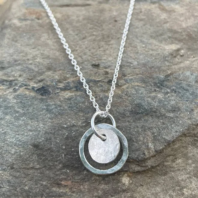 accessory Hammered Sterling Silver Circle Pendant Necklace Etsy - LarasThemeJewelry $32