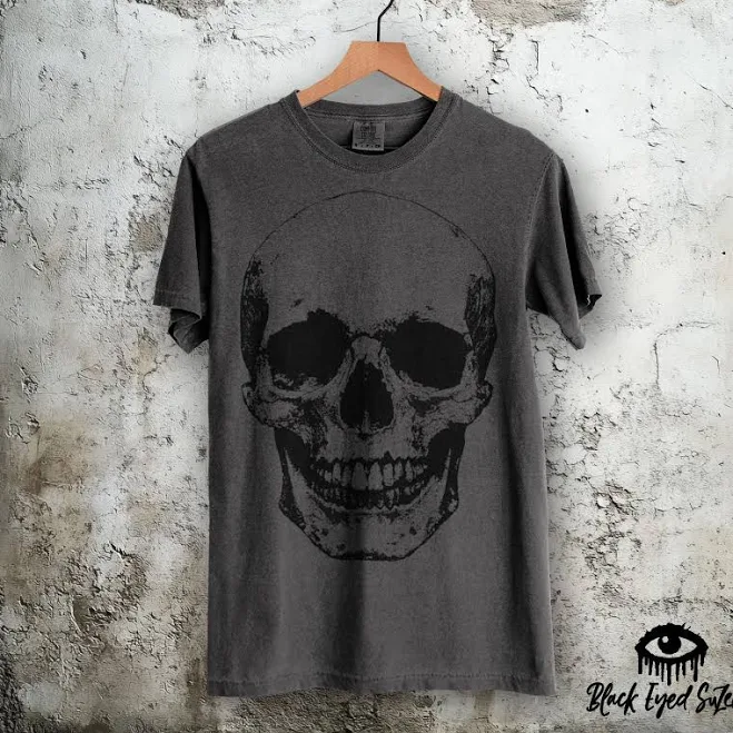 top Large Vintage Style Graphic Skull T-Shirt - Comfort Colors Tee in Pepper - Unisex Fit For Men or Women - Charcoal Gray Faded Black Etsy - BlackEyedSuzee $28.5