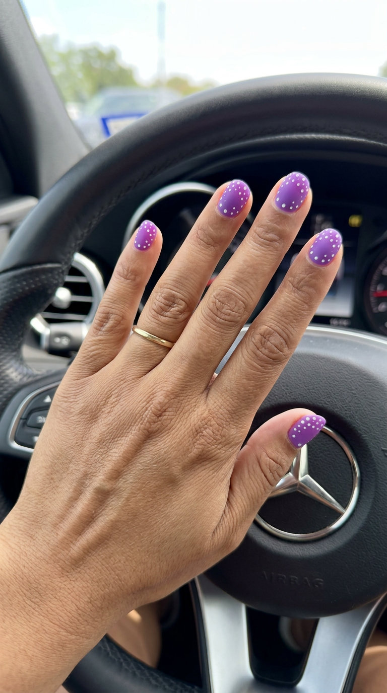 Sky blue velvet ombre nails for romantic evenings in 2026. Dreamy medium coffin shape.